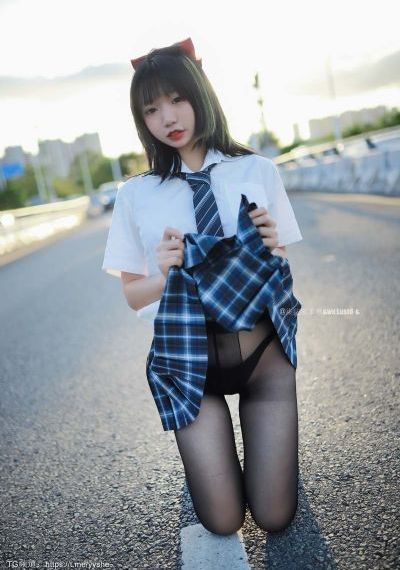 国产亚洲av综合_免费手机在线看观看